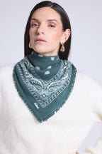 Pañuelo Bandana Atlas Presley En Cachemira - Verde Botella y Blanco - Mixto