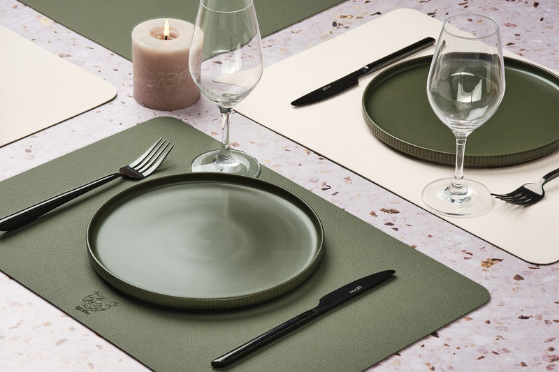 Set De Table Rectangulaire Réversible - 6 Pièces - Cuir Recyclé Blanc Crème Et Vert De Gris