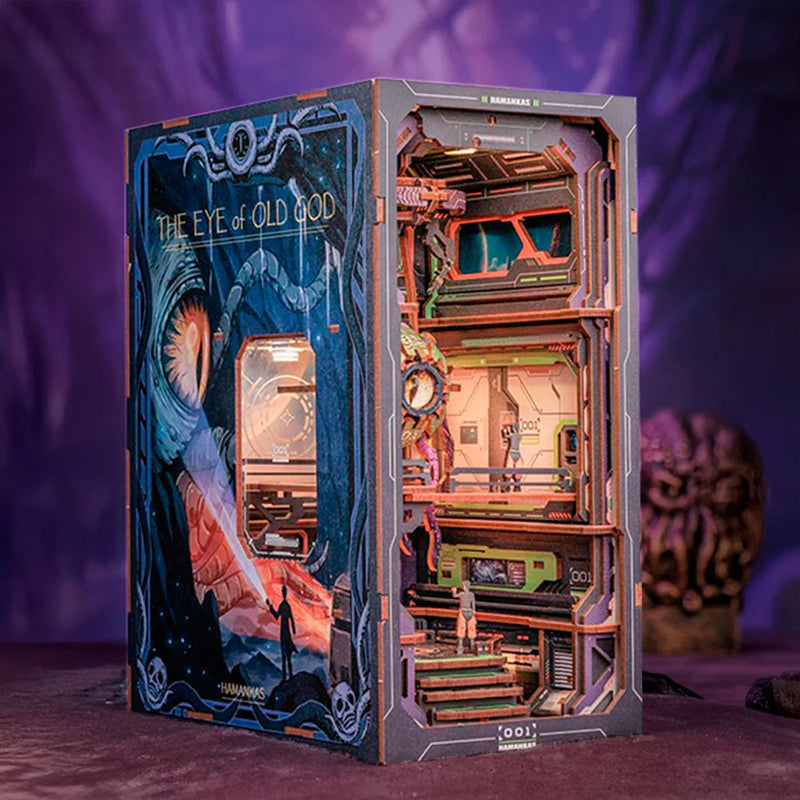 Book Nook - L'Œil Du Vieux Dieu