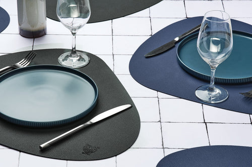 Set De Table Curve Réversible - 6 Pièces - Cuir Recyclé Bleu Nuit Et Gris Anthracite