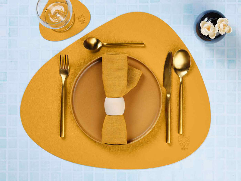 Set De Table Curve Réversible - 6 Pièces - Cuir Recyclé Jaune Moutarde Et Vert Sapin