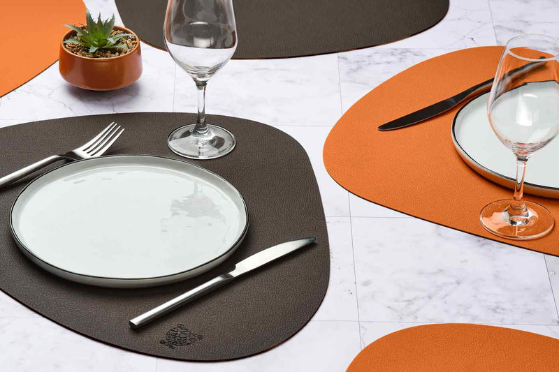 Set De Table Curve Réversible - 6 Pièces - Cuir Recyclé Orange Et Chocolat