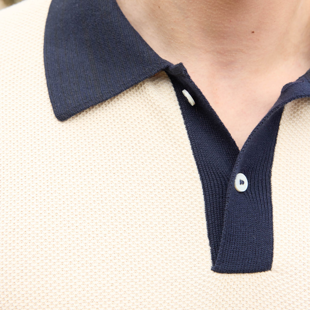 Polo En Maille Nid D'Abeille Écru Et Marine