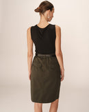 Top sin mangas drapeado negro transparente