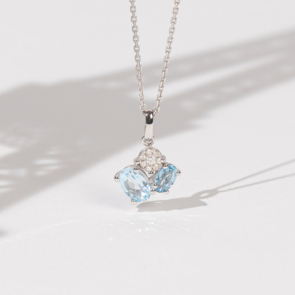 Pendentif "D'Ici & D'Ailleurs" D0,05/8, London Bt0,47/1 & Bt 0,7/1 - Or Blanc 375/1000