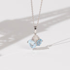 Pendentif "D'Ici & D'Ailleurs" D0,05/8, London Bt0,47/1 & Bt 0,7/1 - Or Blanc 375/1000