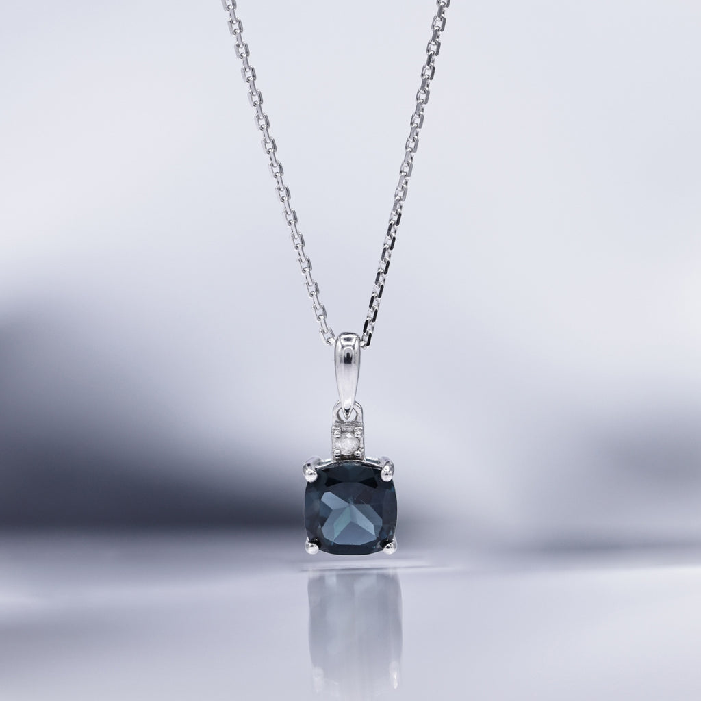 Pendentif "Tonga" Diamants 0,016/1 & Lbt1,32/1 - Or Blanc 375/1000