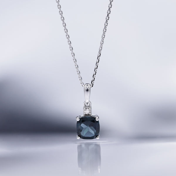 "Tonga" Pendant with Diamonds 0.016/1 &amp; Lbt1.32/1 - 375/1000 White Gold