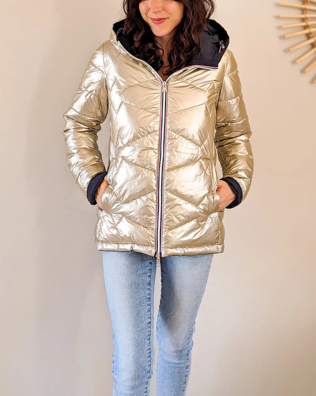 Kurze Daunenjacke Amélia – Marineblau/Gold