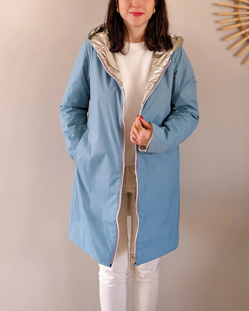 Langer Regenmantel Mandy – Himmelblau/Gold