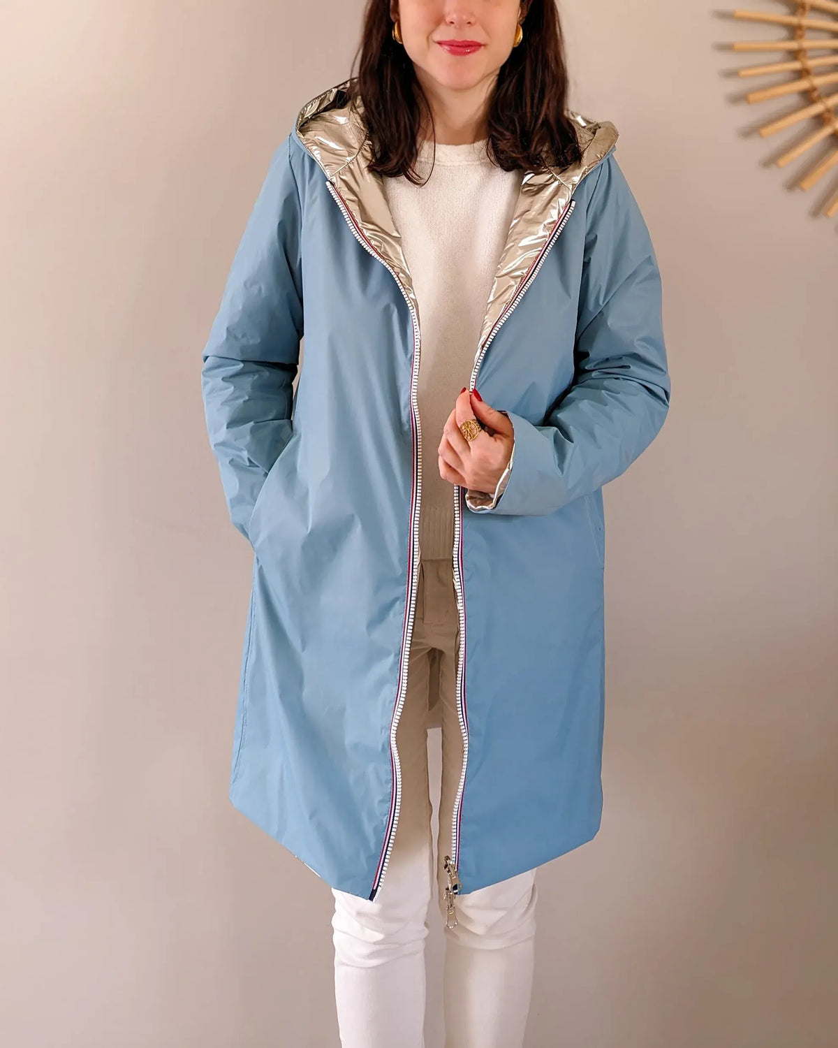 Langer Regenmantel Mandy – Himmelblau/Gold