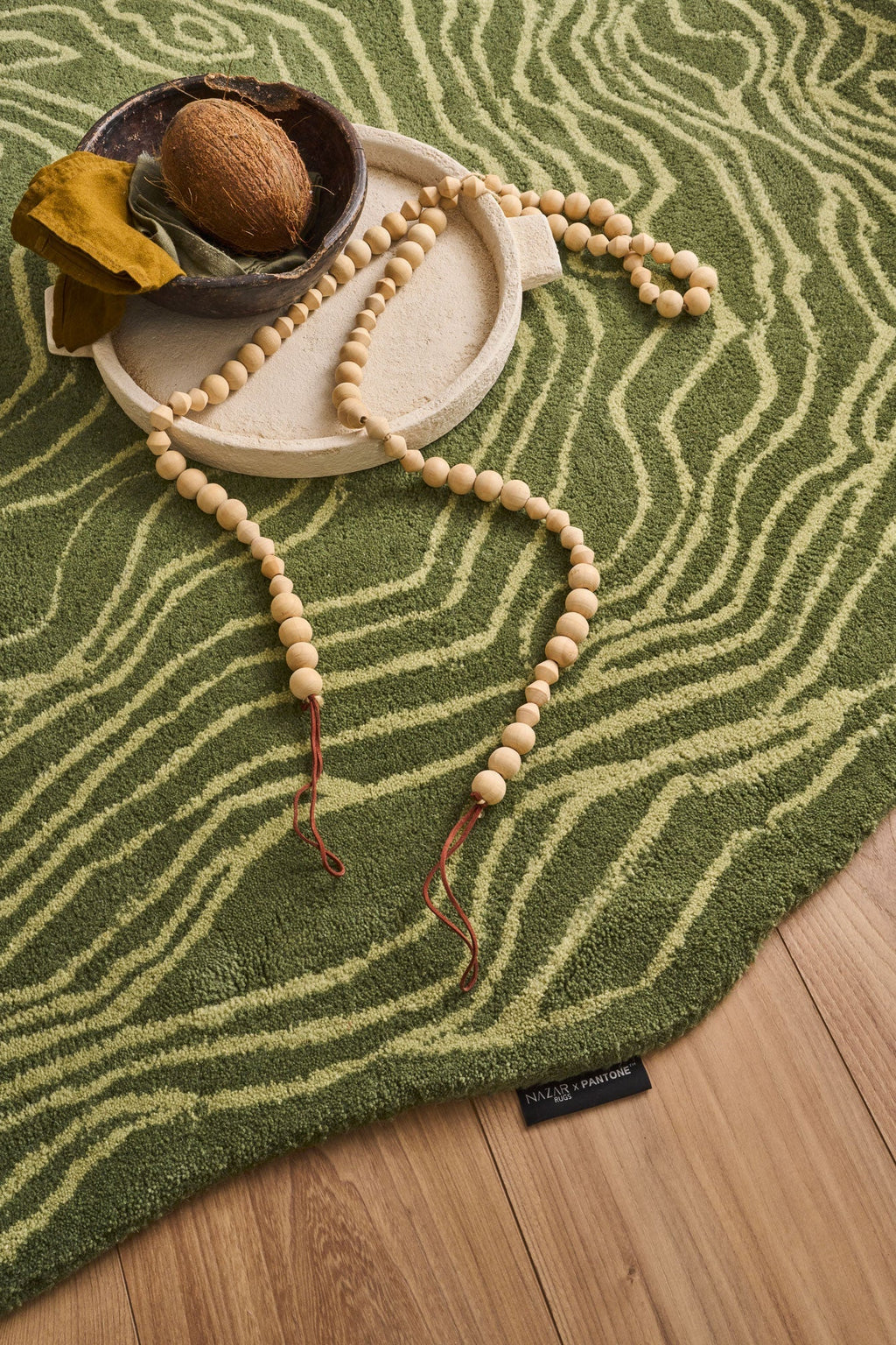 Cedro Blanco – Alfombra De Lana Con Forma Orgánica – Verde Cedro Blanco