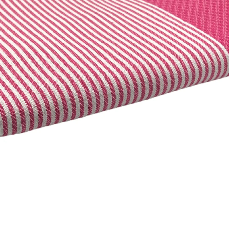 Zoom sobre la Fouta Panal Fucsia - BY FOUTAS