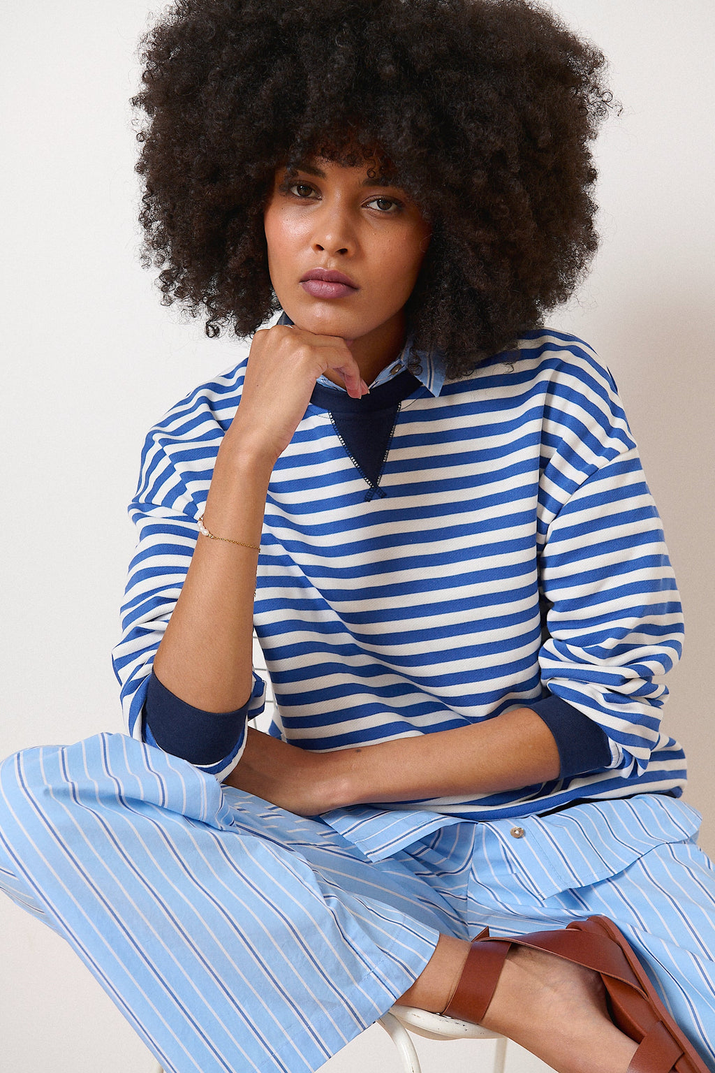 Pantalon coupe large avec élastique à la taille et rayures bleues et blanches et avec poches avant 100% coton Garance Paris 