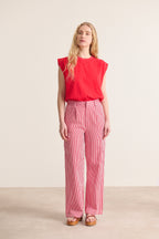 Haut fluide coupe ample légèrement oversize coloris rouge sans manches Garance Paris marque française 