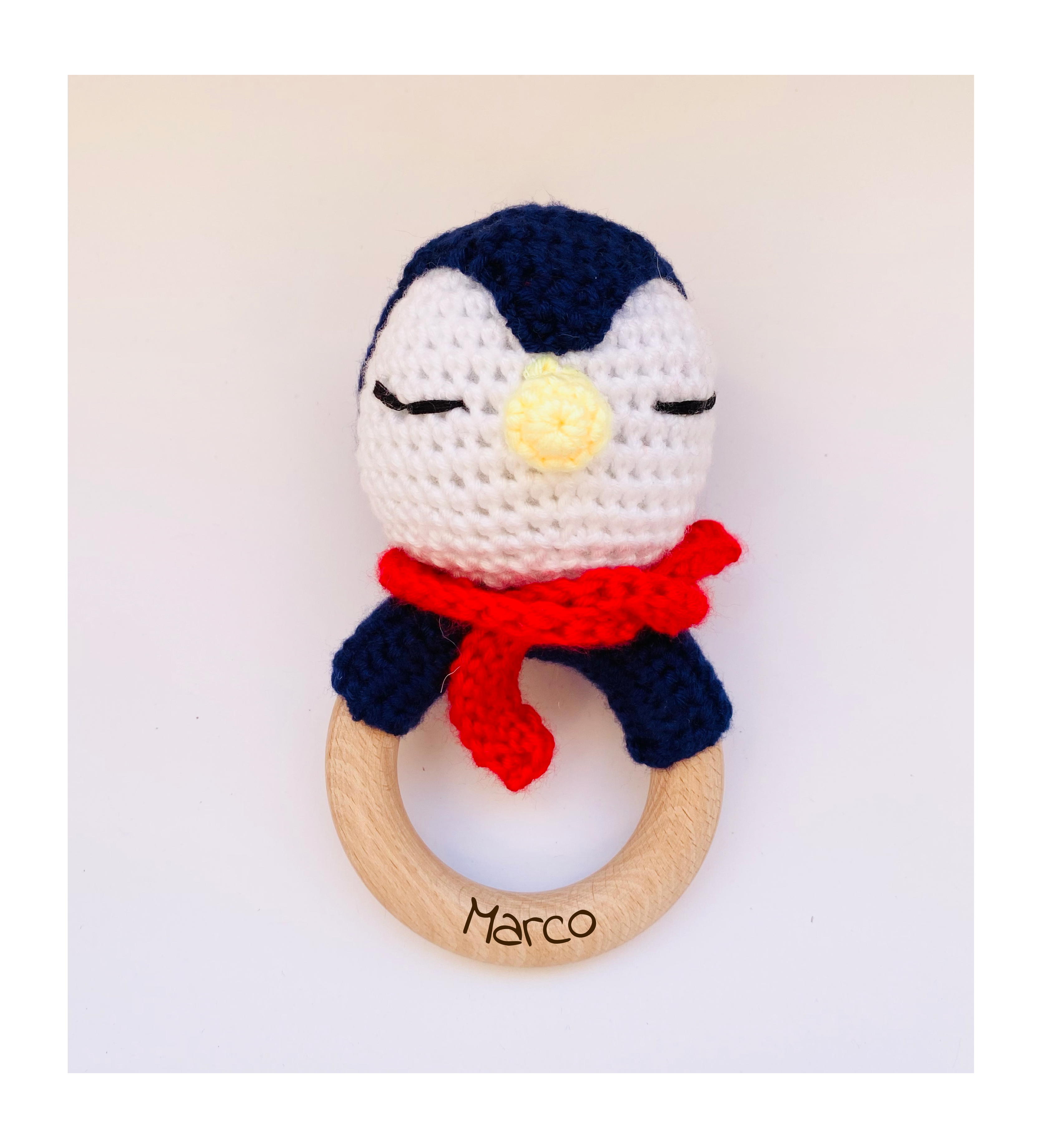Sonajero de bebé de ganchillo personalizado