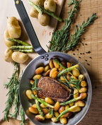Carbone Plus Round Pan - High-Temperature Handle