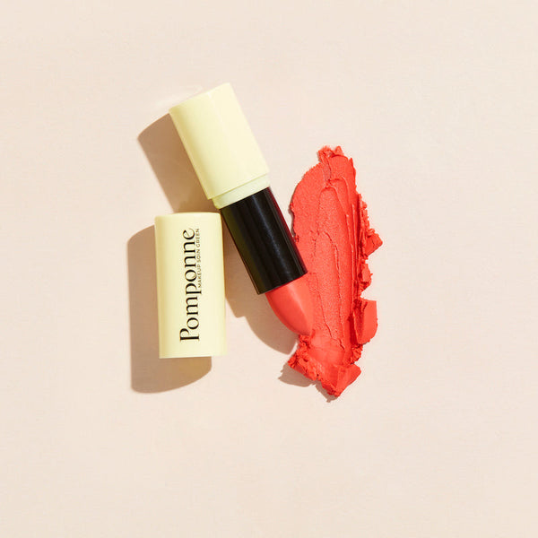 Barra de labios hidratante natural Pomponne en tono coral