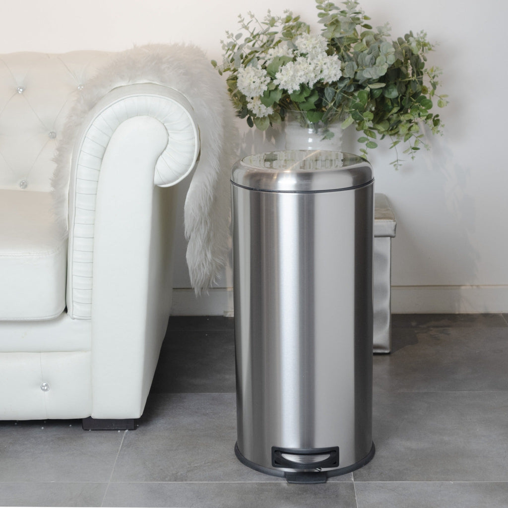 Papelera de cocina básica con pedal y tapa curva URBAN 30L de acero inoxidable cepillado - REDDECO.com
