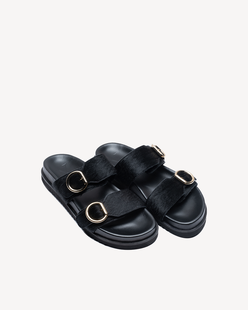 Sandalia negra con doble hebilla