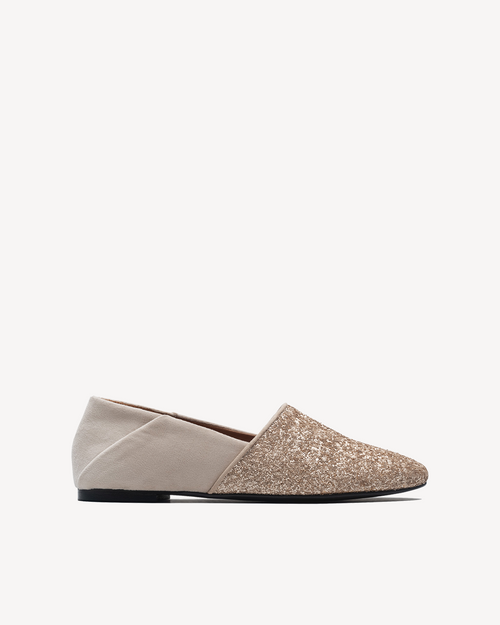 Terciopelo sin cordones y purpurina.