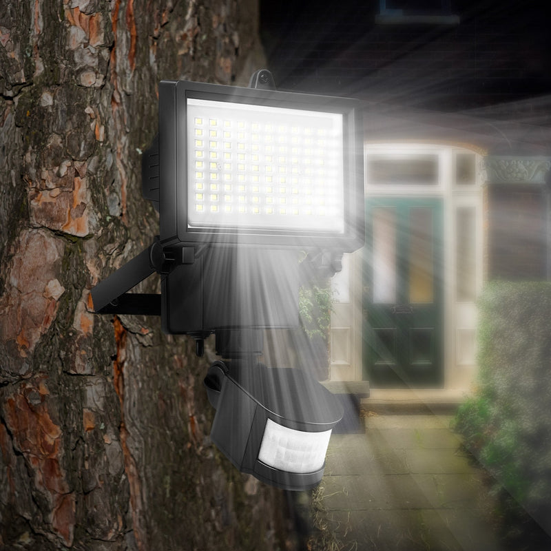 Foco solar negro iluminación potente panel solar remoto LED blanco COOPER BLACK H22cm con detector de movimiento orientable - REDDECO.com
