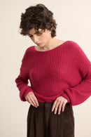 Décolleté profond dans le dos en forme de V, finition bordée par un biais en maille ton sur ton pour une tenue parfaite.