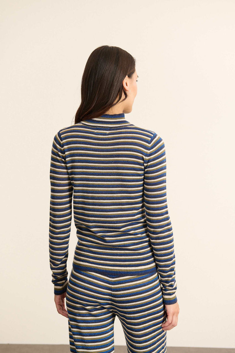 Le haut à la coupe ajustée à glisser sous une chemise ou un blazer, parfaite pour les superpositions sans effet de surépaisseur.