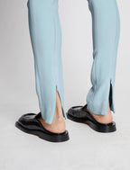 Proenza Schouler - Pantalón Slim de Crepé Bielástico - Azul Pálido - Mujer