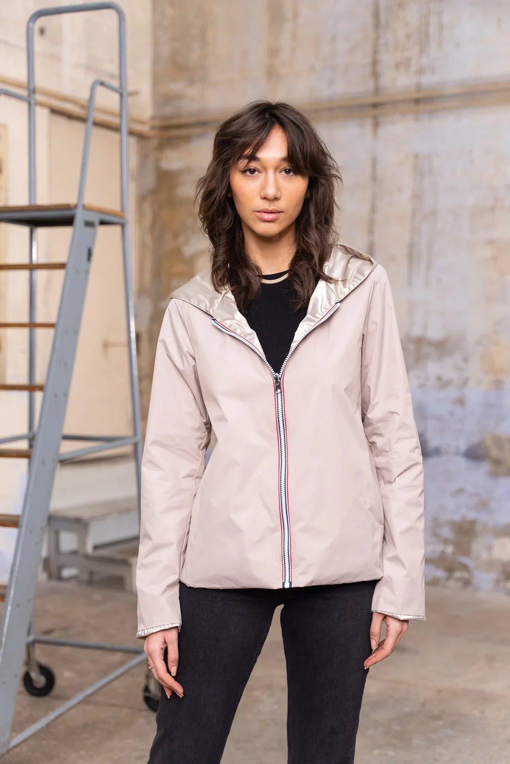 Elena Short Raincoat - Beige/Gold