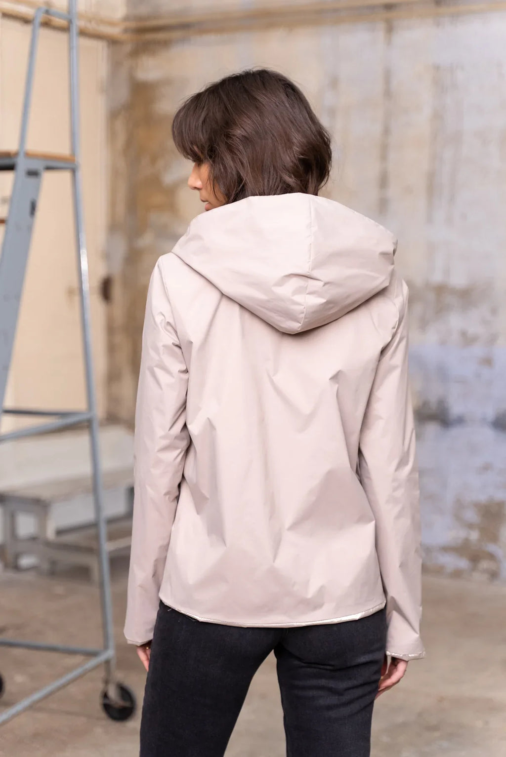 Elena Short Raincoat - Beige/Gold