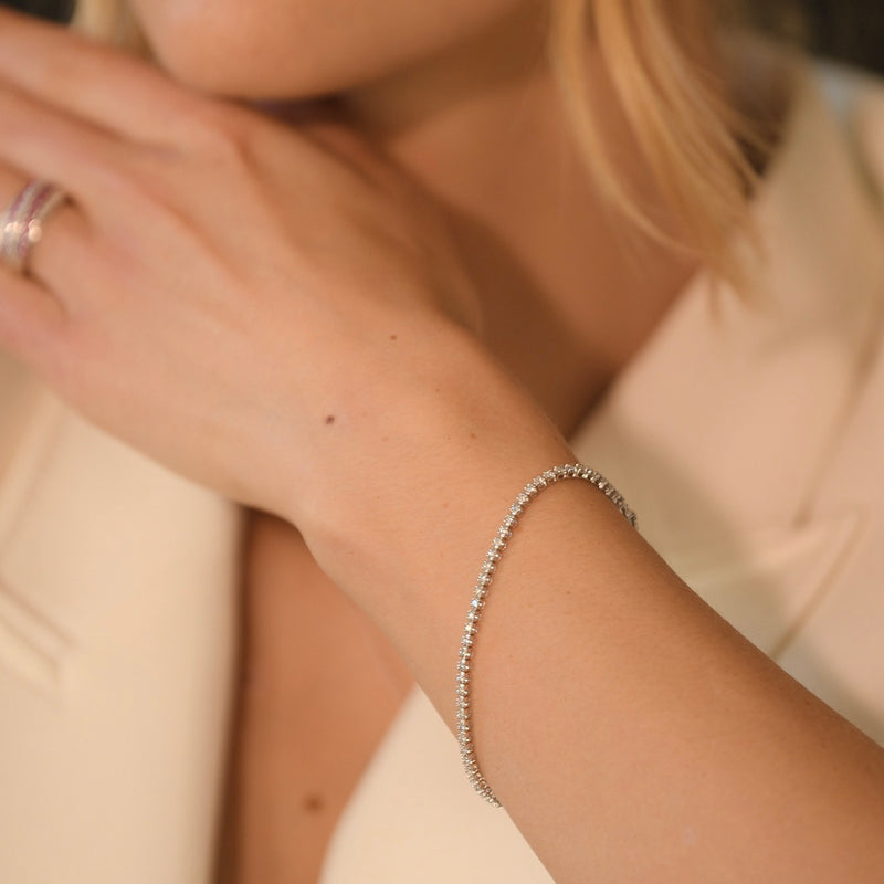 "2 Carat River" Bracelet D2Ct/57 - 375/1000 White Gold