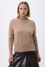 Oversize Rullekravestrik Med Snoet Mønster Reza - Cremebeige - Dame