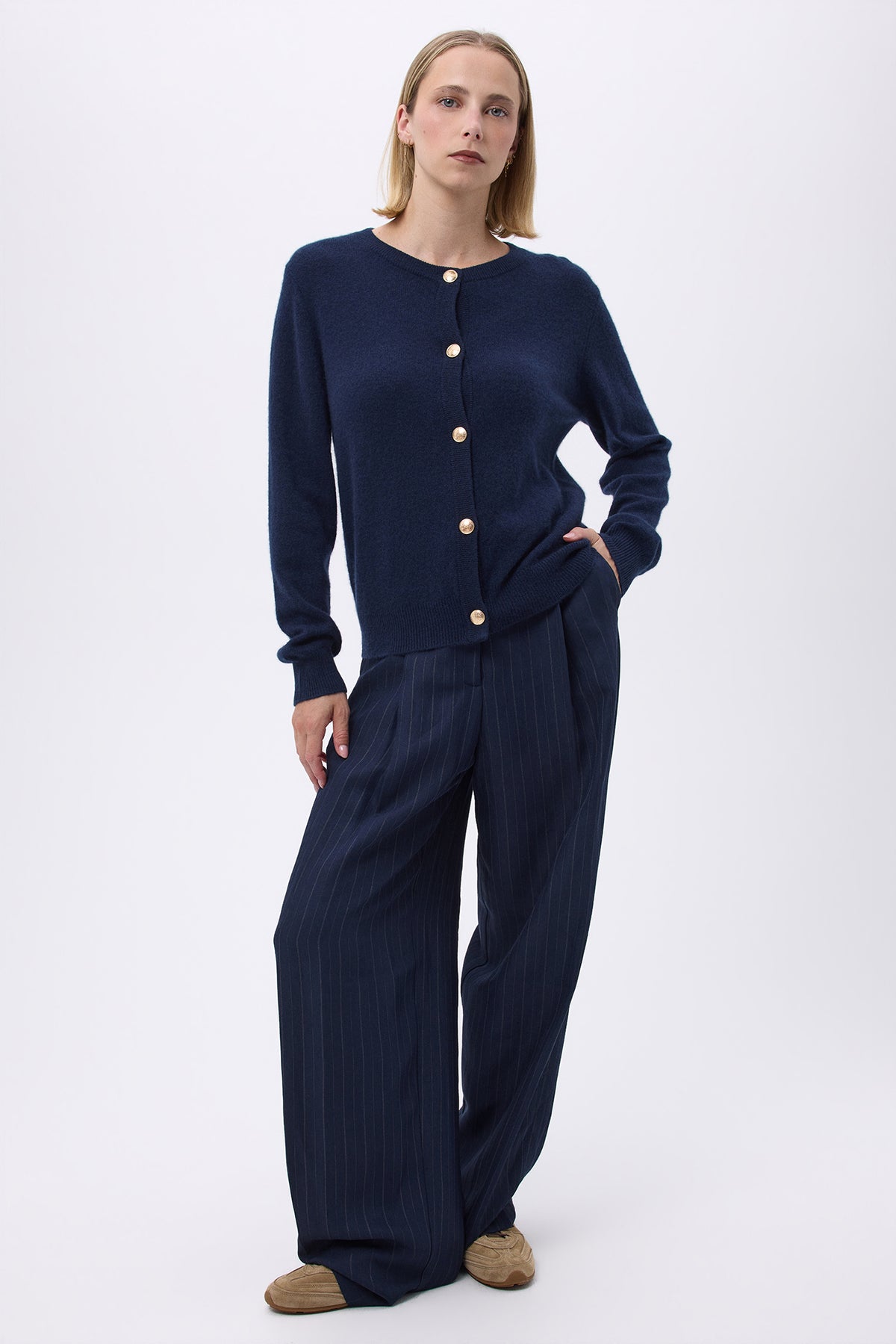 Oversize Cardigan Med Rund Hals Og Gyldne Knapper F Riva - Marineblå - Dame