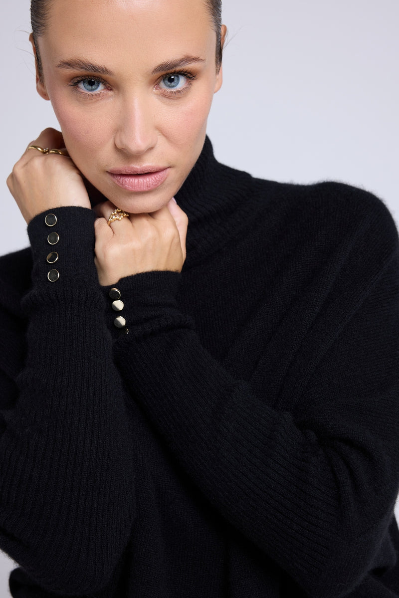 Pull Col Roule Boutons Dorés Poncho Rolanda - Noir
