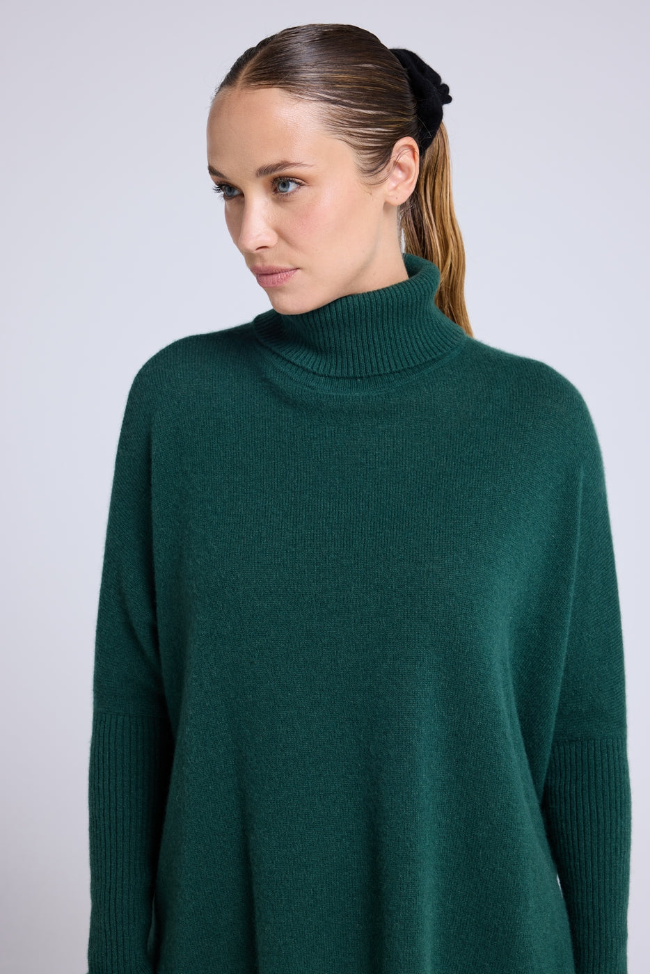 Jersey Cuello Alto Poncho Rolanda - Verde Botella