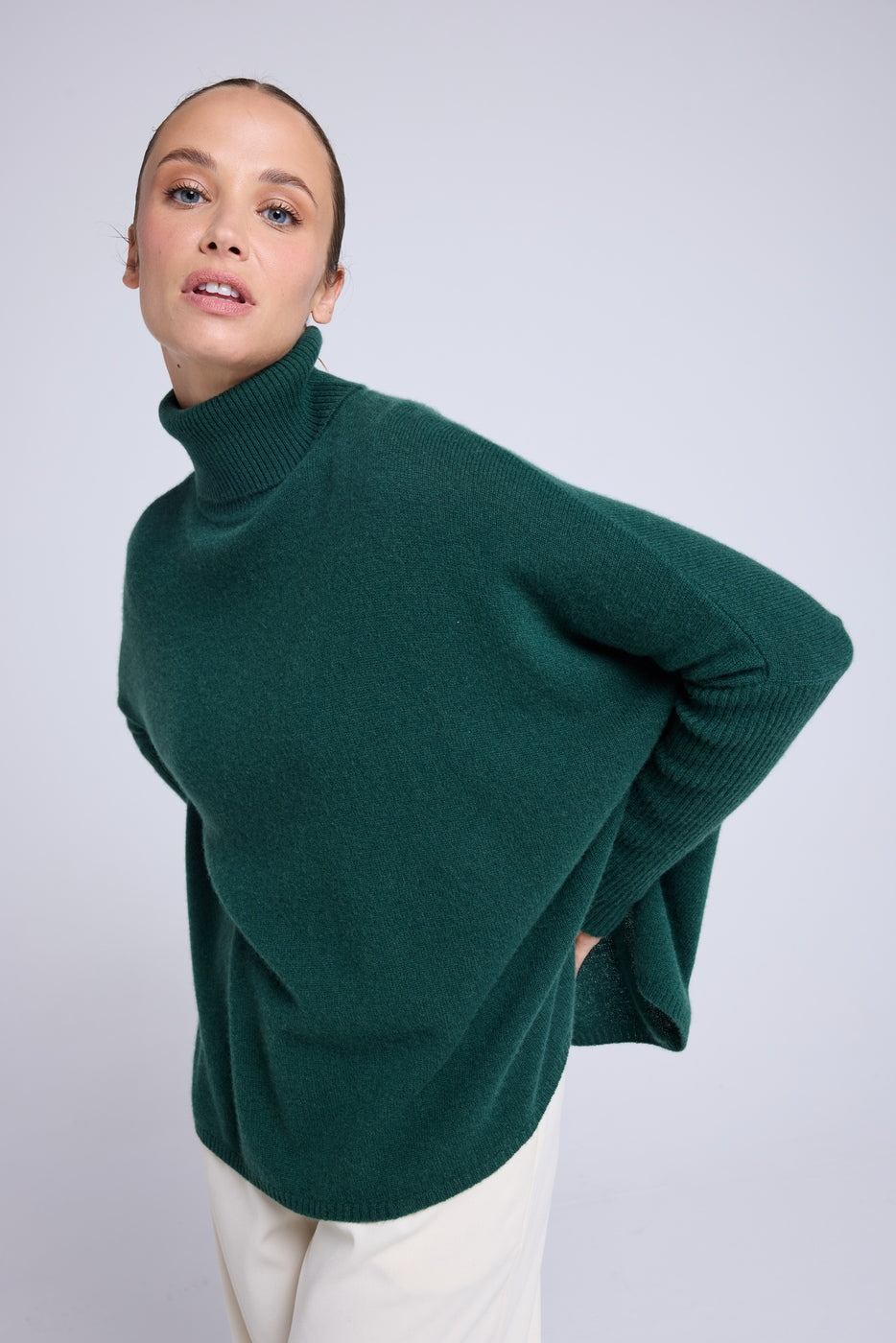 Jersey Cuello Alto Poncho Rolanda - Verde Botella
