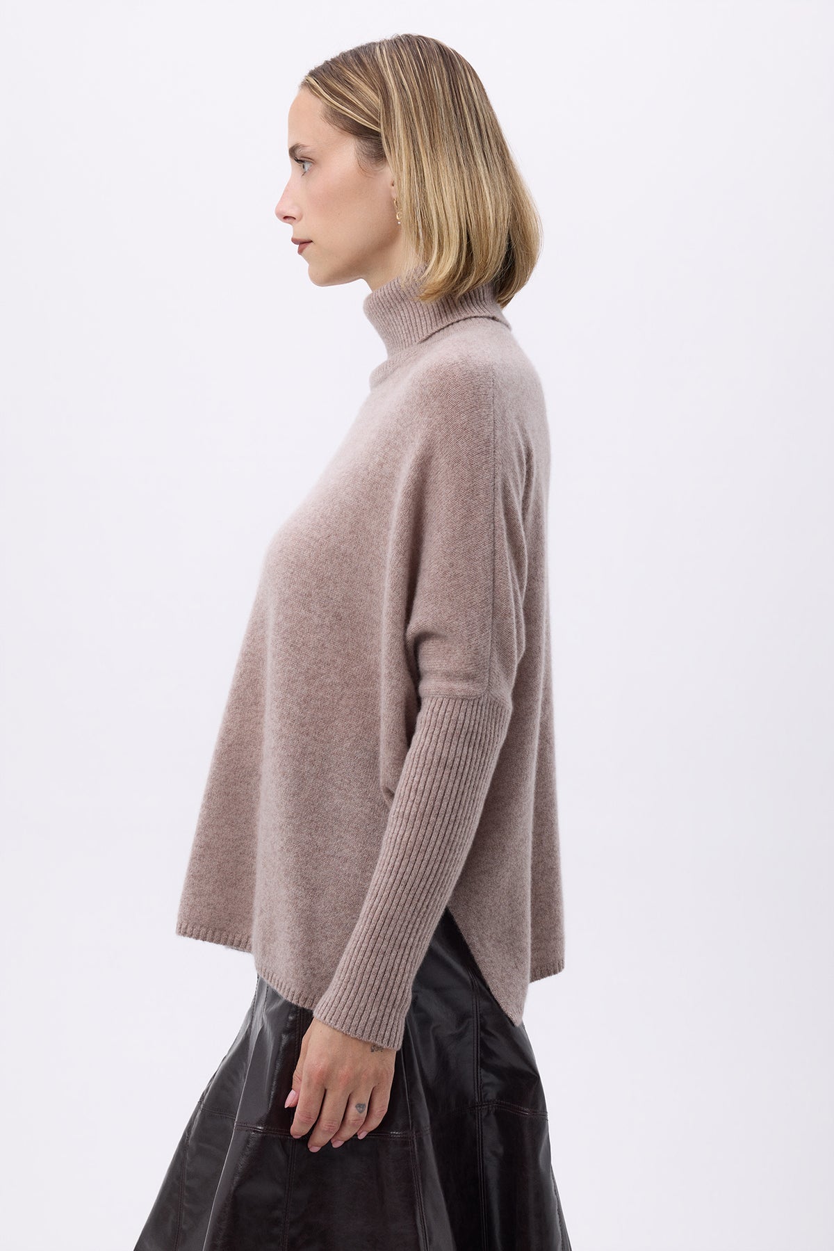Sweter ponczo z golfem F Rolanda - Taupe - Damski