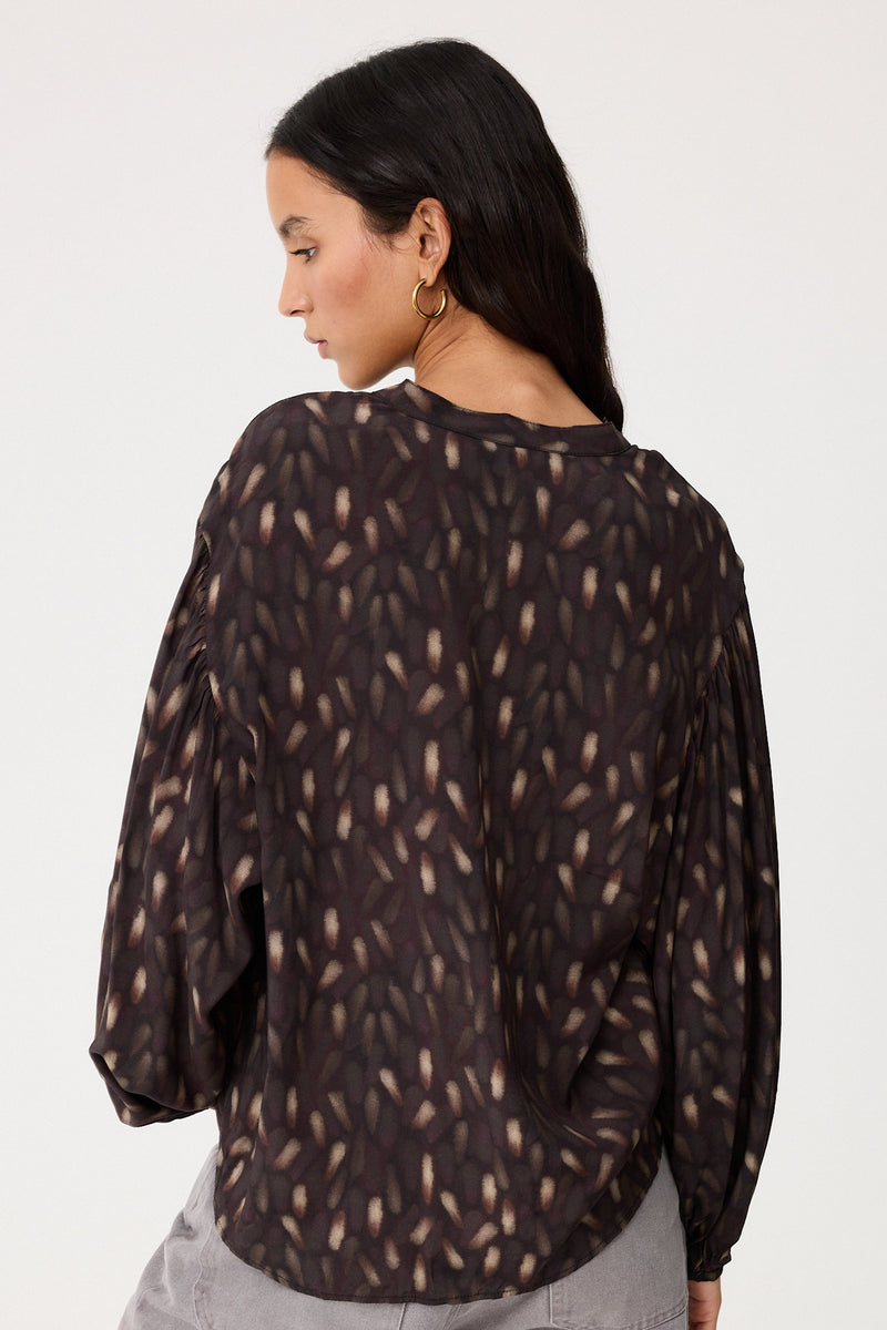 Cleo Shirt - Smoke Feathers