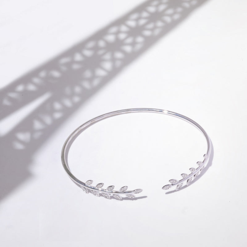 Bracelet "Comme Une Feuille" D0,21/40 - Or Blanc 375/1000