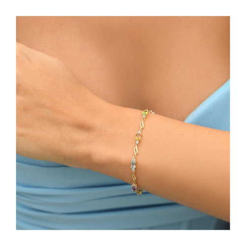 Brazalete “Mon Arc En Ciel” Top blanco 0,92/14; Tapa azul 1,4/2; Amatista 0,9/2; peri