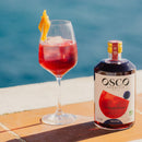 OSCO Le Rouge Ardent est un apéritif sans alcool qui vous révèle une toute nouvelle facette d'OSCO : des notes fruitées et épicées. Une boisson sans alcool pour servir des cocktails sans alcool, mais pas sans caractère !