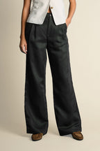 Pantalón De Pinzas Ligero Verde Mujer