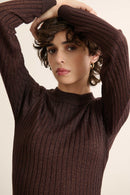 TIPI, Coupe cintrée à la taille avec élargissement progressif vers le bas, soulignant naturellement les courbes.