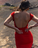 Robe rouge sculptante dos nu