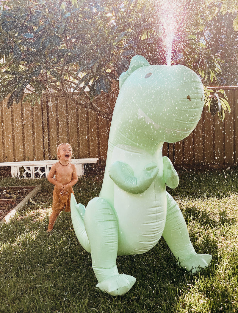 Dino Surfeur Gonflable Géant Avec Arroseur - Menthe Glacée