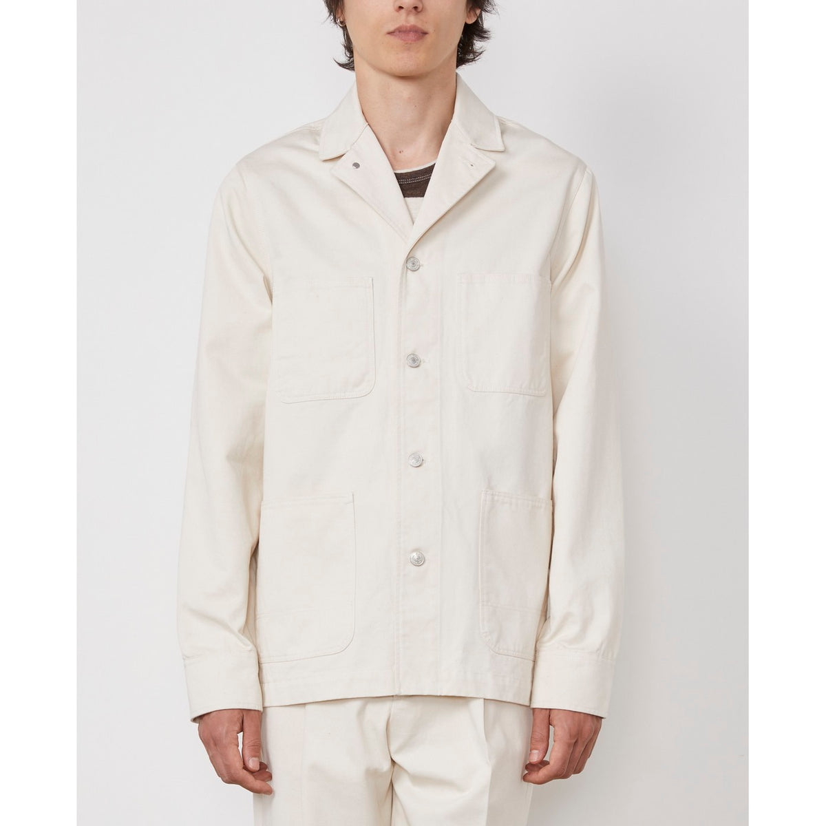 Officine Générale – Veste Simeon - Écru - Homme, veste de travail écrue portée par un homme, vue de face