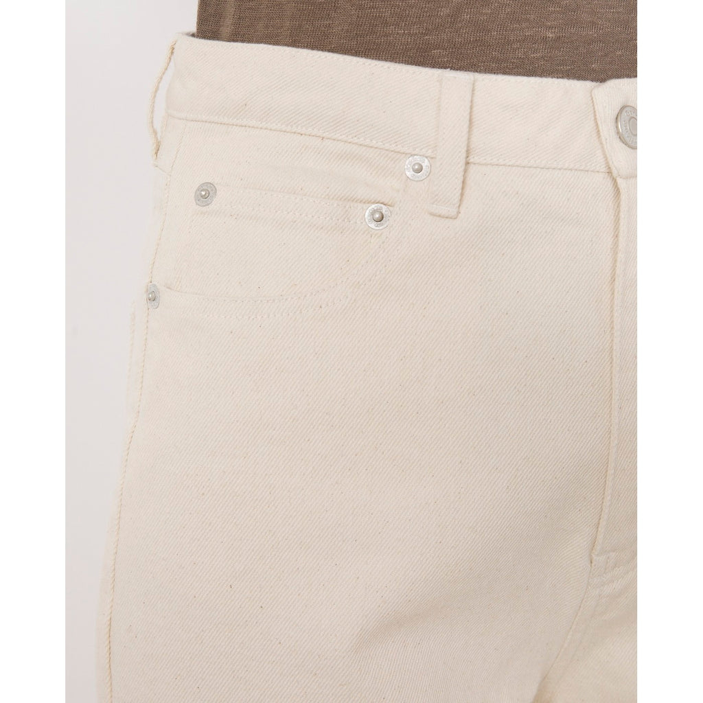 Officine Générale – Jean Romy - Écru - Femme, gros plan sur la poche avant d'un pantalon en toile beige