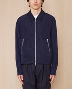 Officine Générale – Bomber Newton - Bleu Marine - Homme, veste bleu marine portée par un mannequin, vue de face