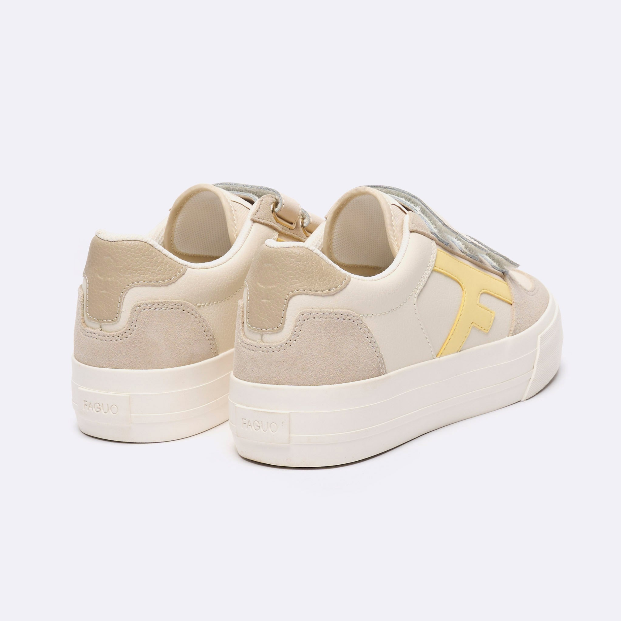 Zapatillas Bajas Beis Walnut P. Velcro - Mujer